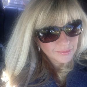 Meet your Posher, Tia